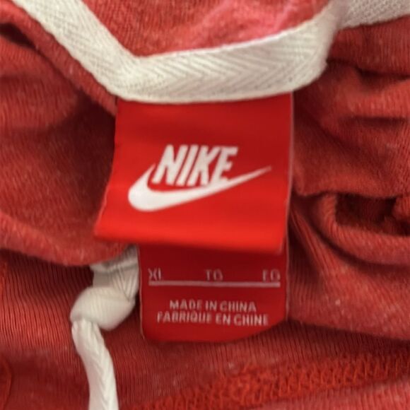 Nike Men's Pullover Sweatshirt Red Long Sleeve Size XL Athletic Fit - Picture 3 of 3